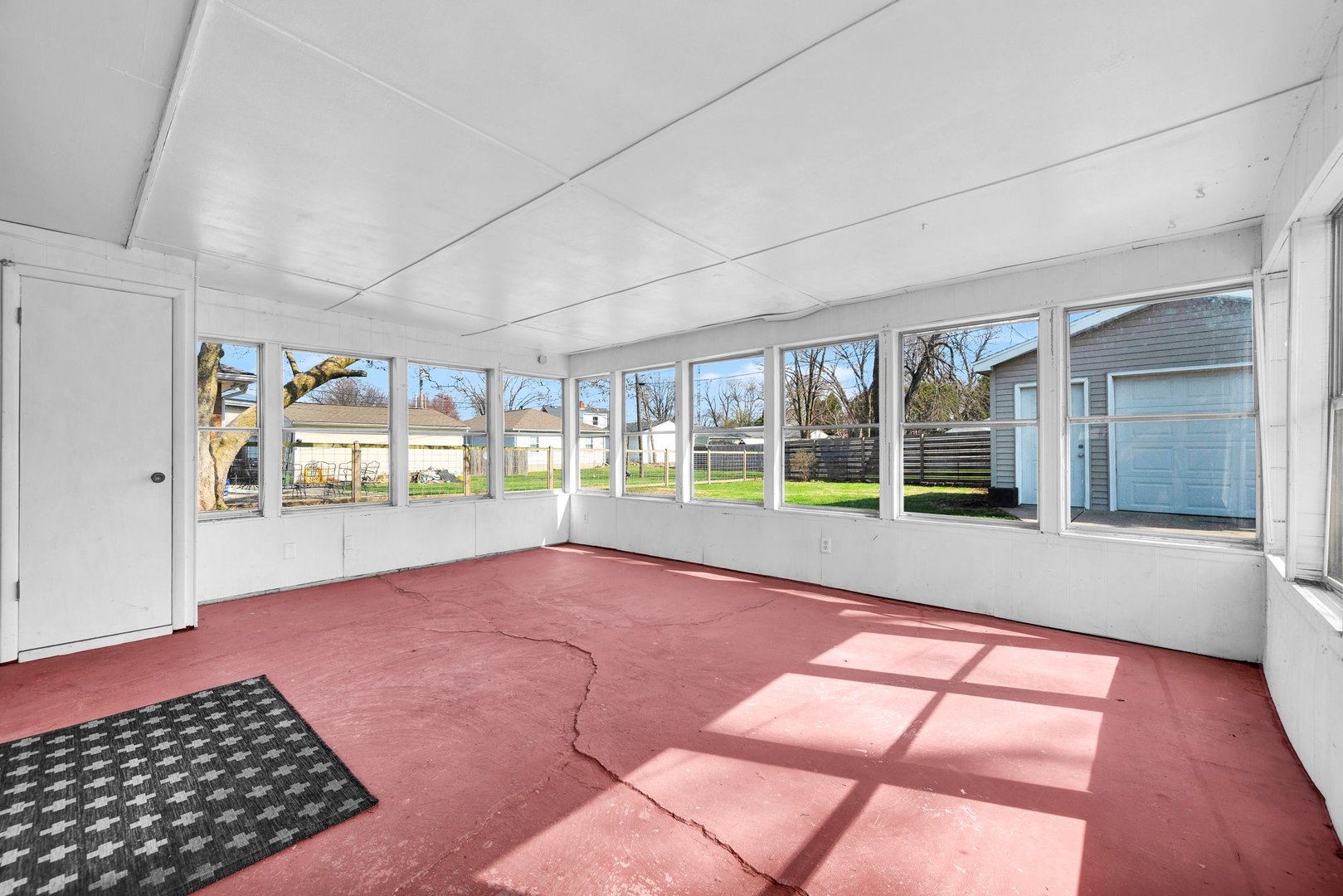 42 Harbord Drive, Bloomington, IL 61701