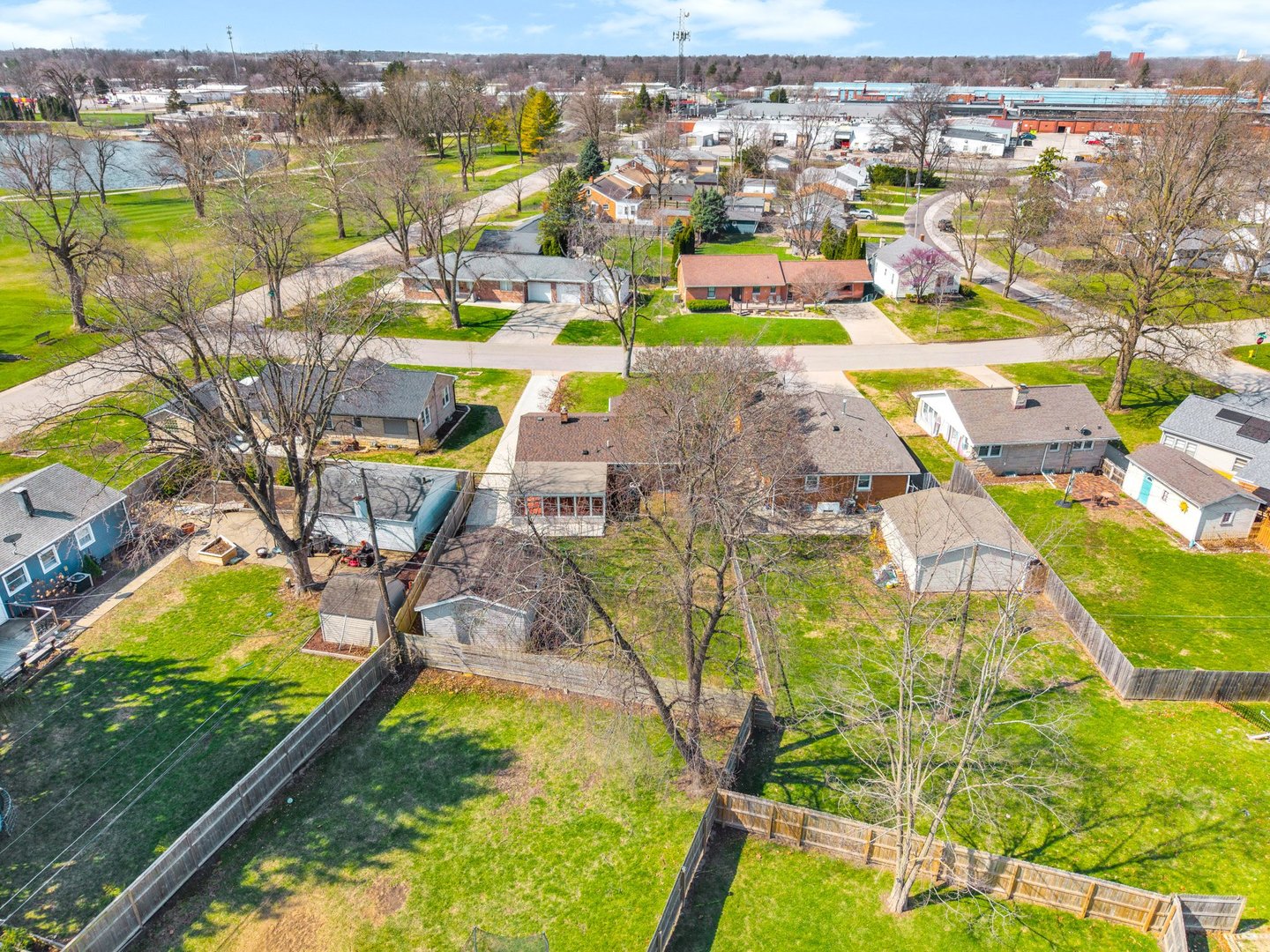 42 Harbord Drive, Bloomington, IL 61701