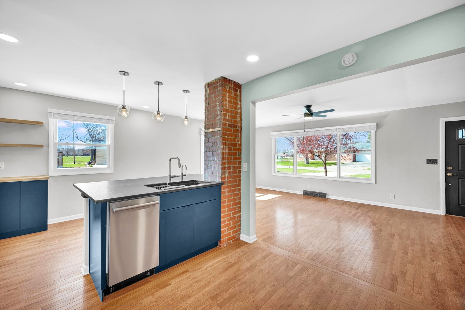 42 Harbord Drive, Bloomington, IL 61701