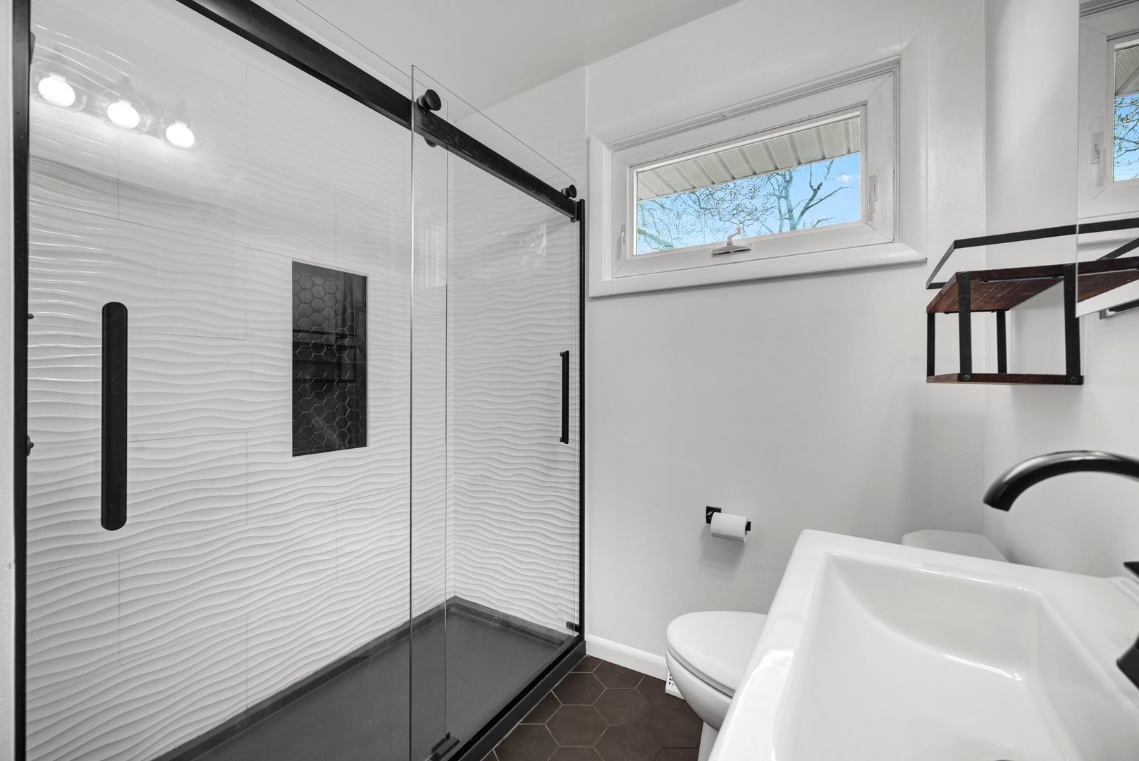 42 Harbord Drive, Bloomington, IL 61701