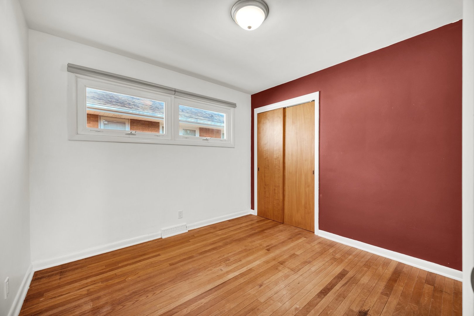 42 Harbord Drive, Bloomington, IL 61701