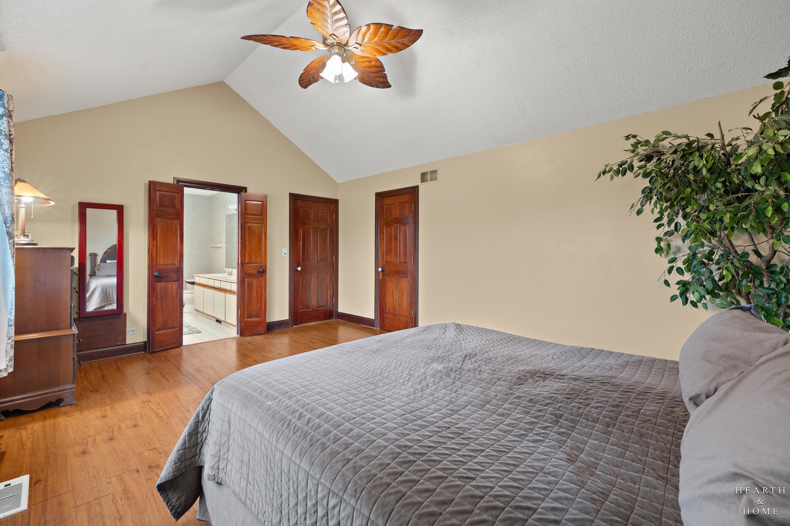 1630 Castaway Court, Hoffman Estates, IL 60010