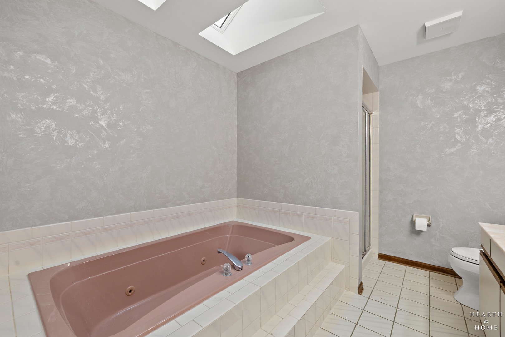 1630 Castaway Court, Hoffman Estates, IL 60010