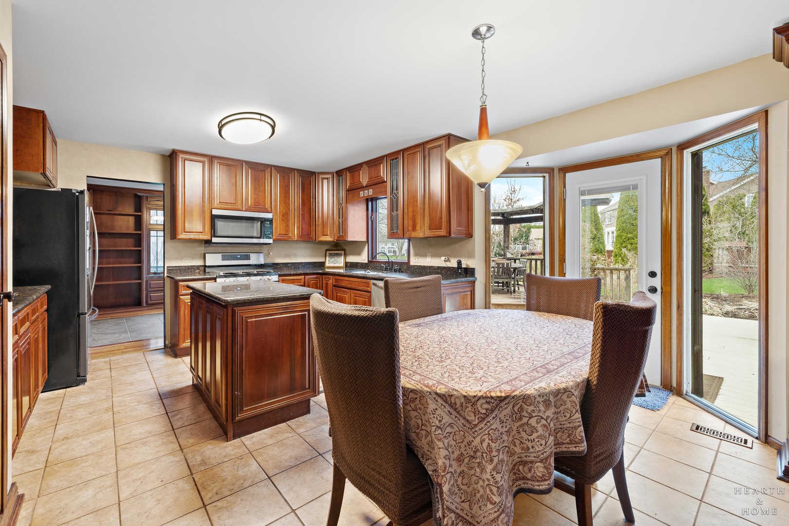 1630 Castaway Court, Hoffman Estates, IL 60010