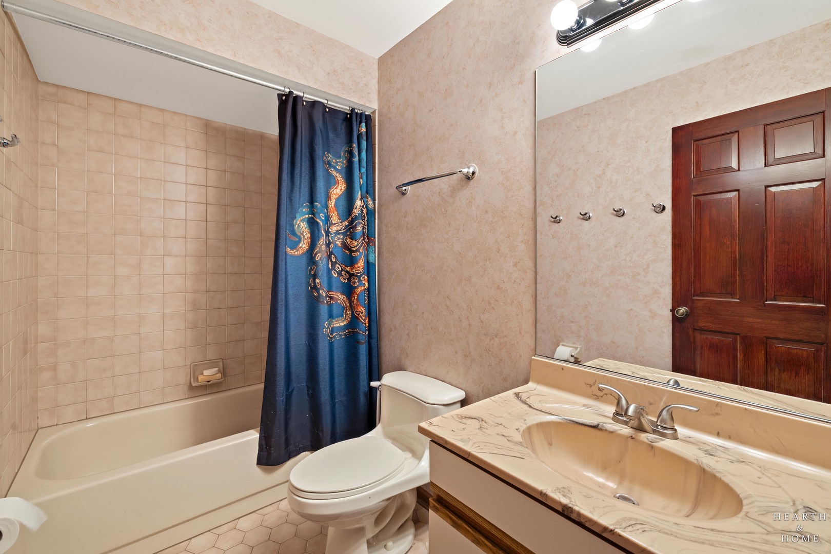 1630 Castaway Court, Hoffman Estates, IL 60010