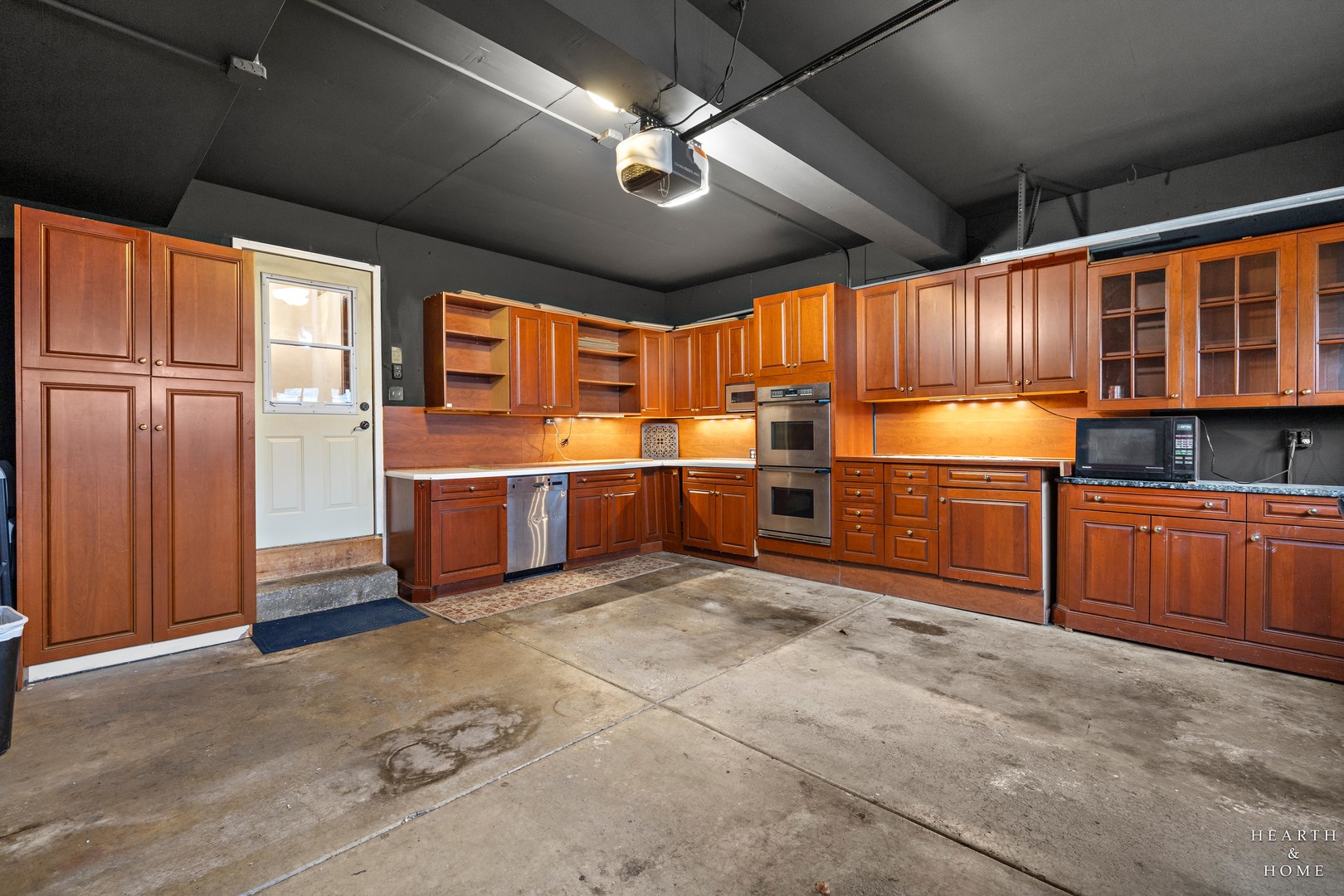 1630 Castaway Court, Hoffman Estates, IL 60010