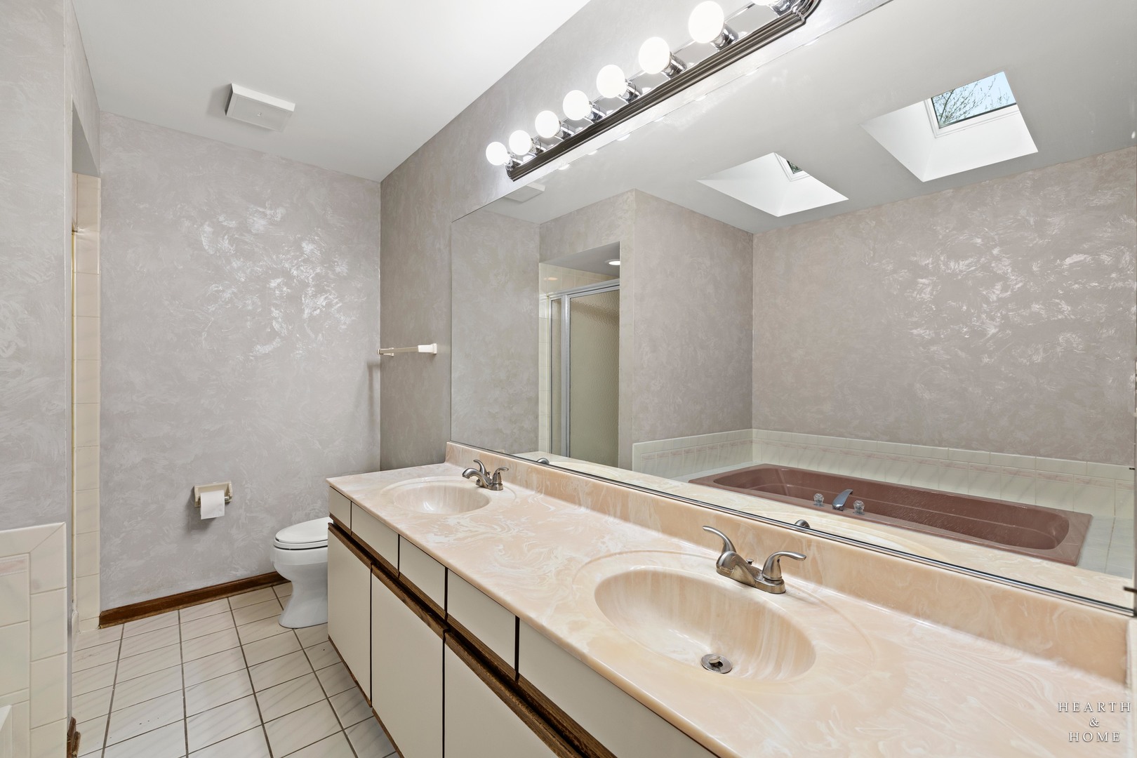 1630 Castaway Court, Hoffman Estates, IL 60010