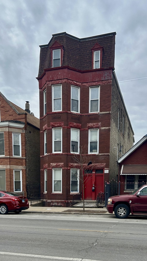 2240 S California Avenue, Chicago, IL 60608