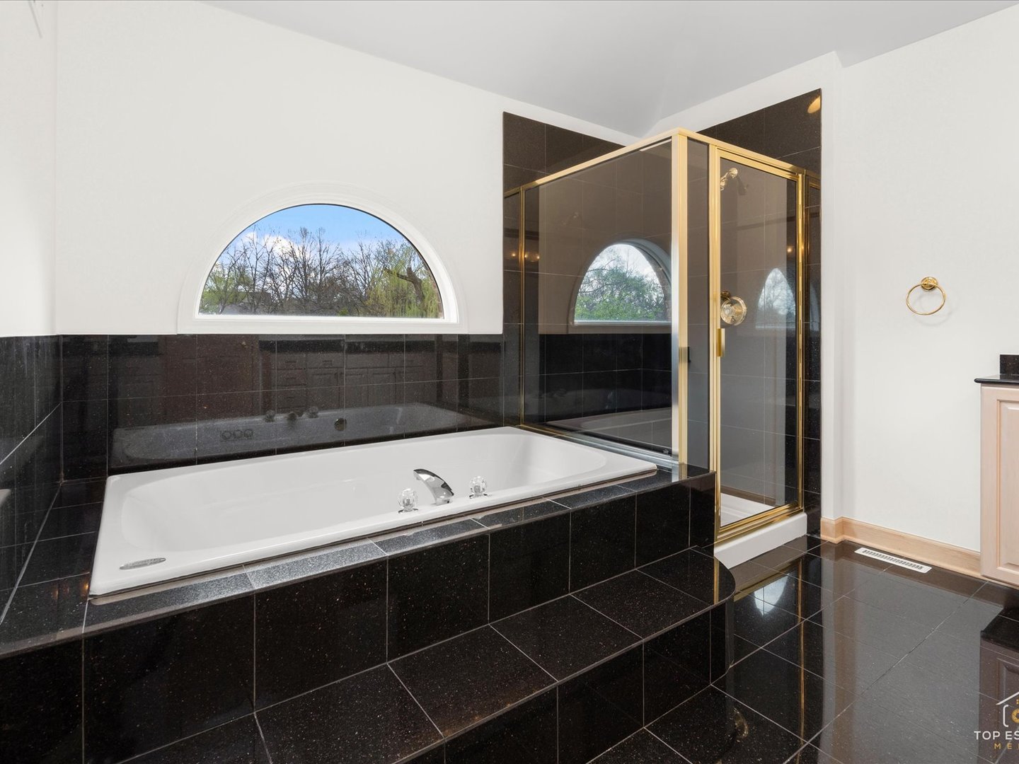 22898 N Foxtail Drive, Kildeer, IL 60047