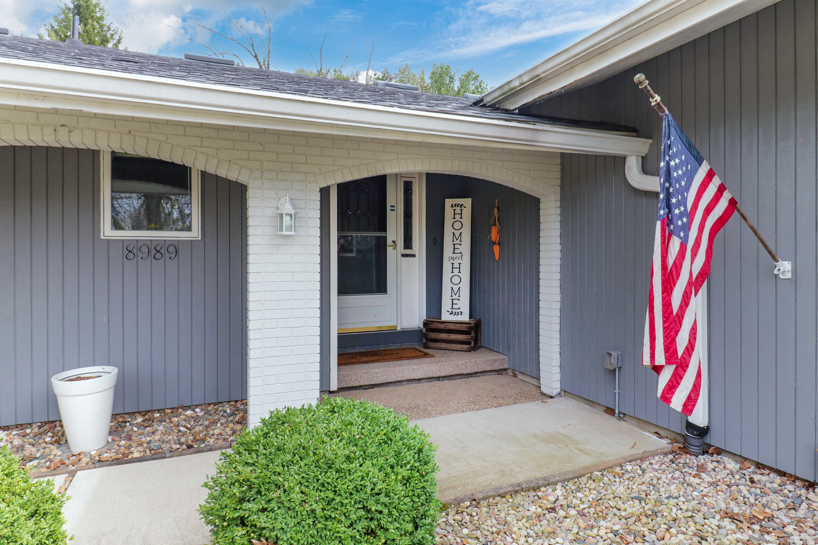 8989 Tamarac Way, Bloomington, IL 61705