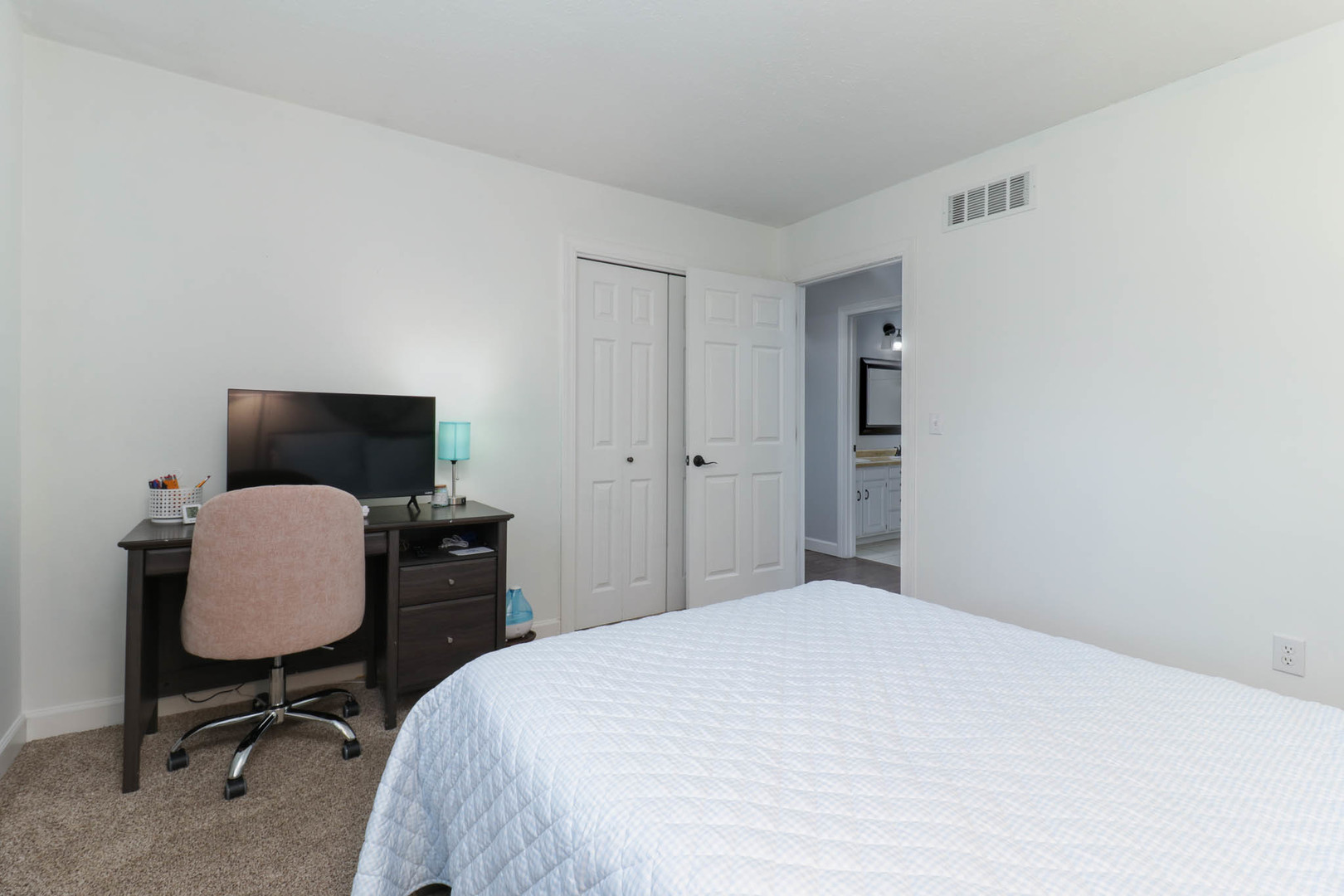 8989 Tamarac Way, Bloomington, IL 61705