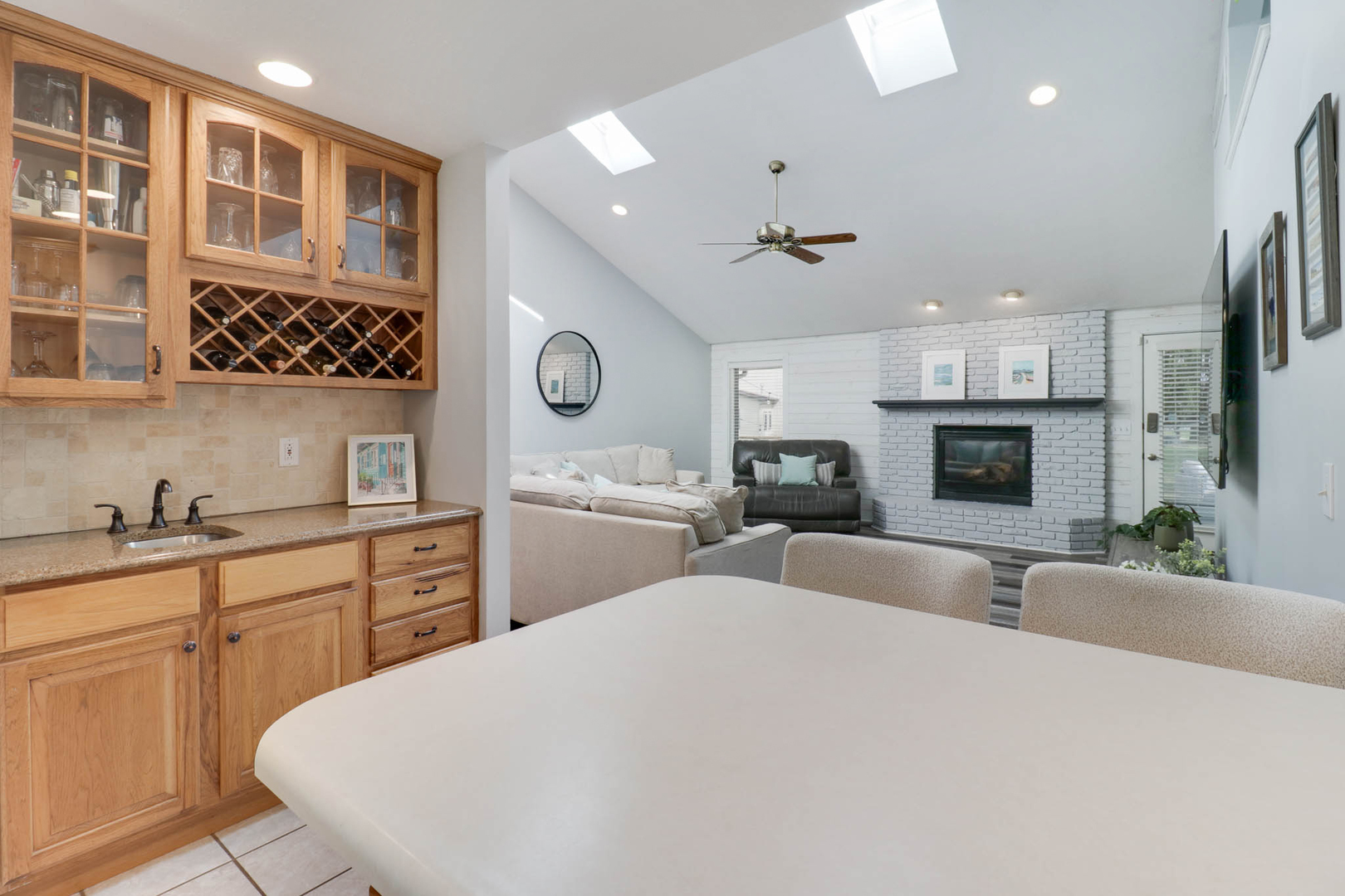 8989 Tamarac Way, Bloomington, IL 61705