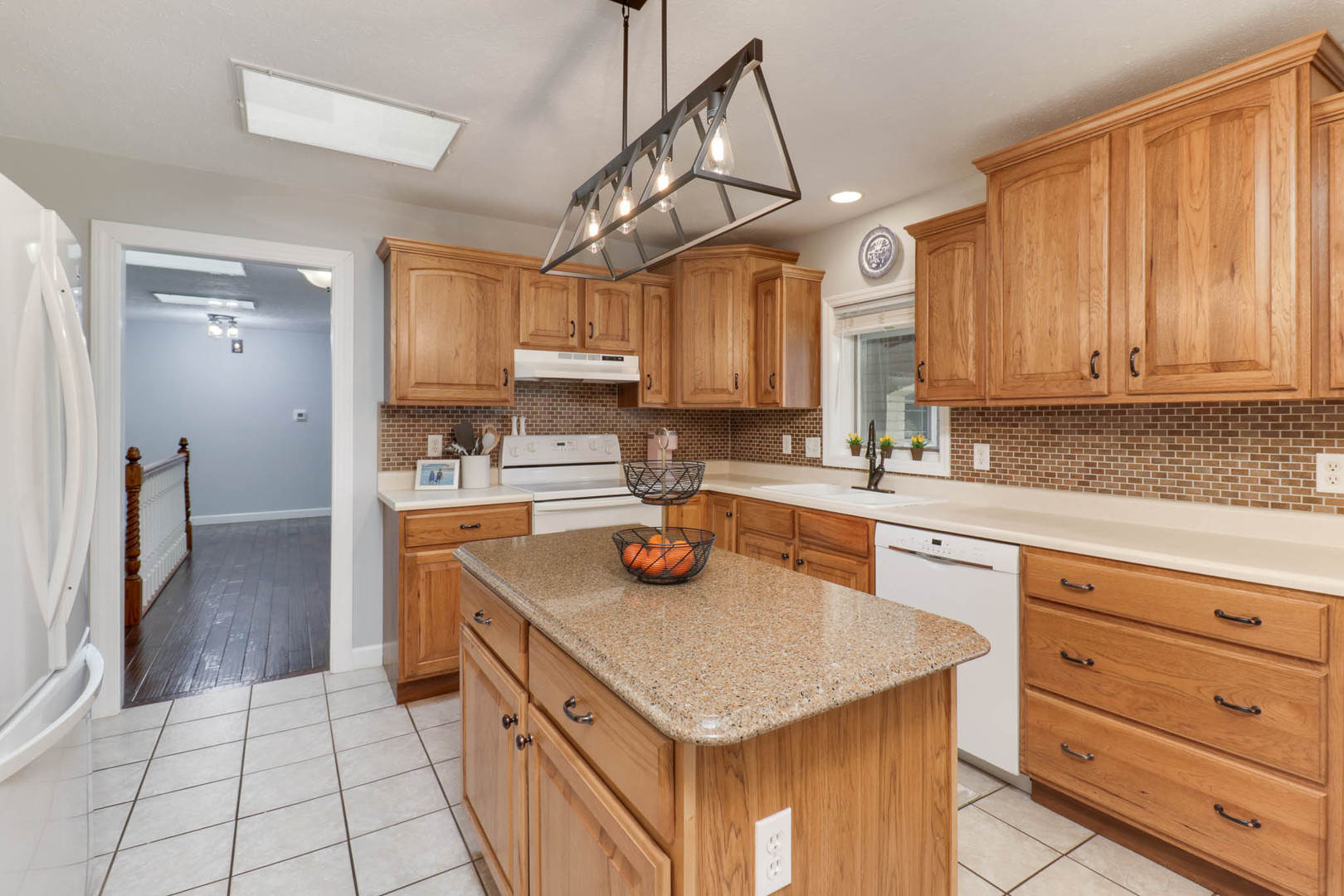 8989 Tamarac Way, Bloomington, IL 61705