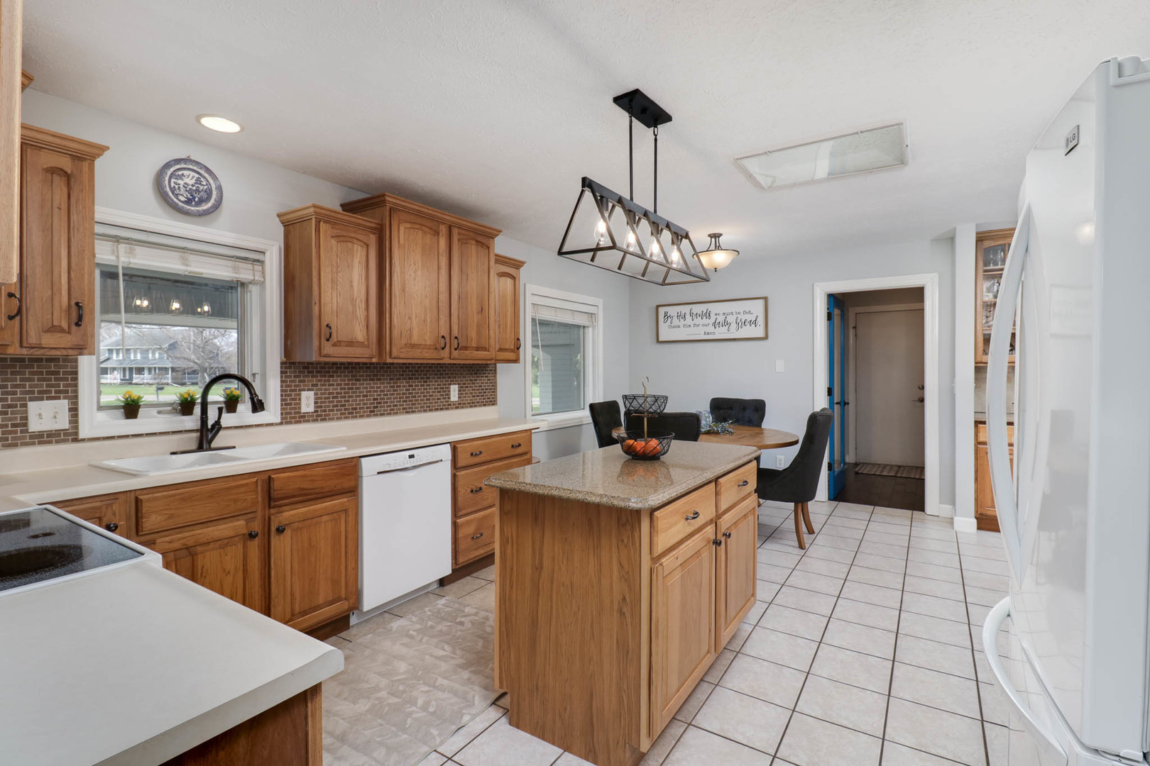 8989 Tamarac Way, Bloomington, IL 61705