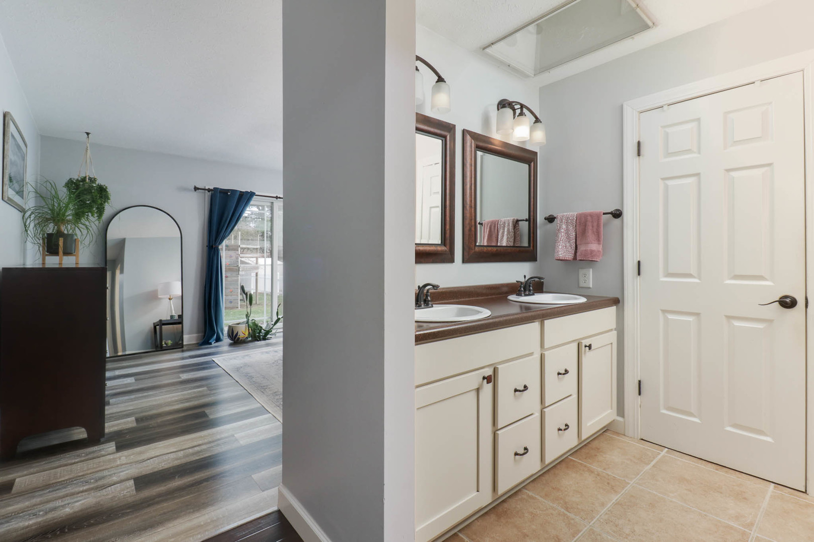 8989 Tamarac Way, Bloomington, IL 61705