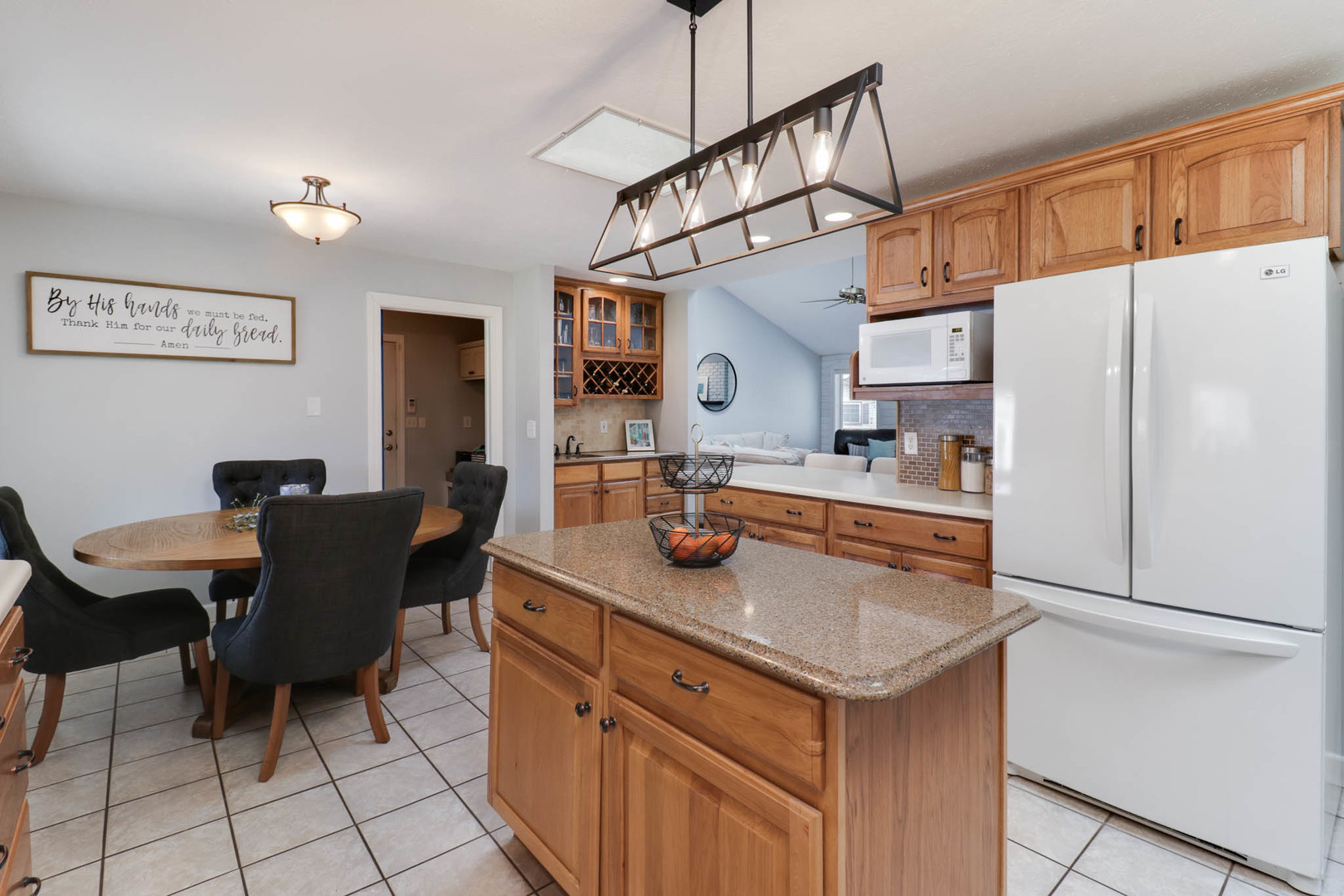 8989 Tamarac Way, Bloomington, IL 61705