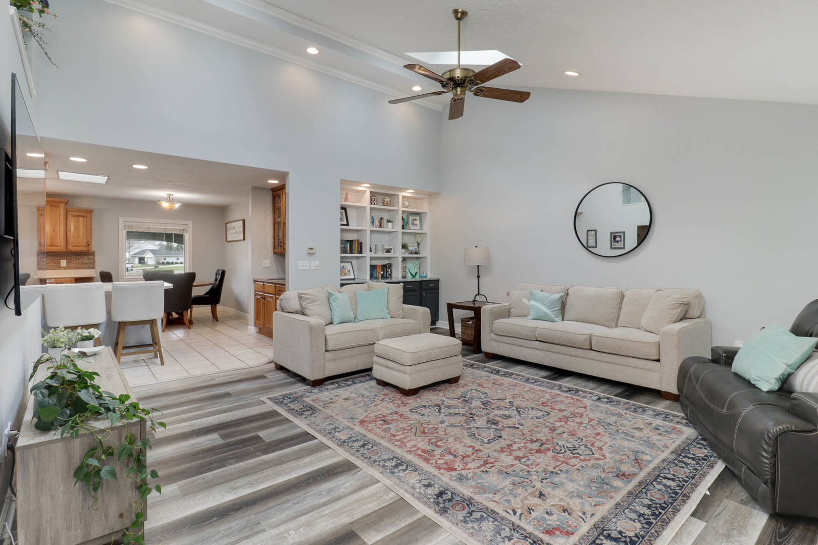 8989 Tamarac Way, Bloomington, IL 61705