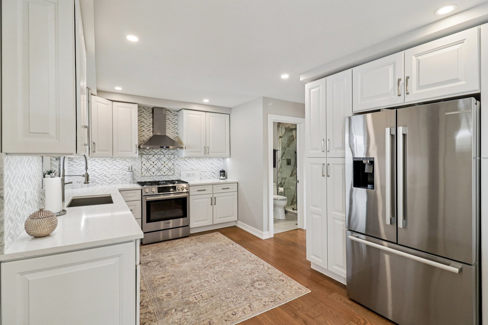 9262 N Woodland Drive, Niles, IL 60714