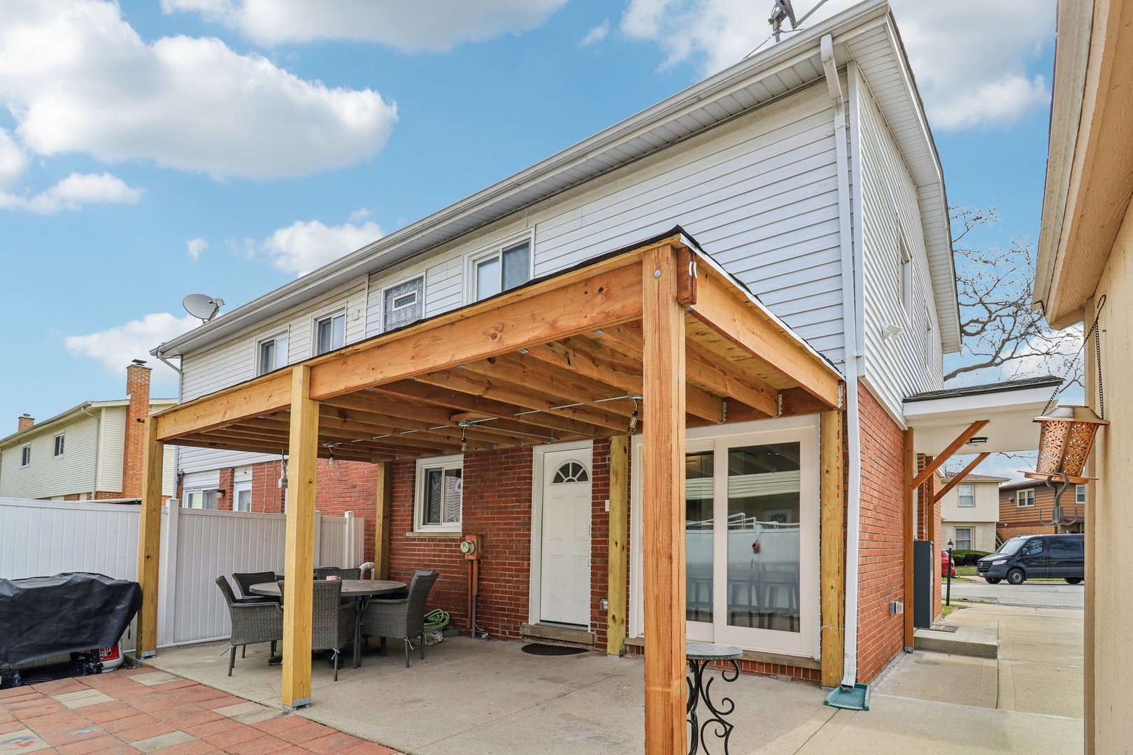 9262 N Woodland Drive, Niles, IL 60714