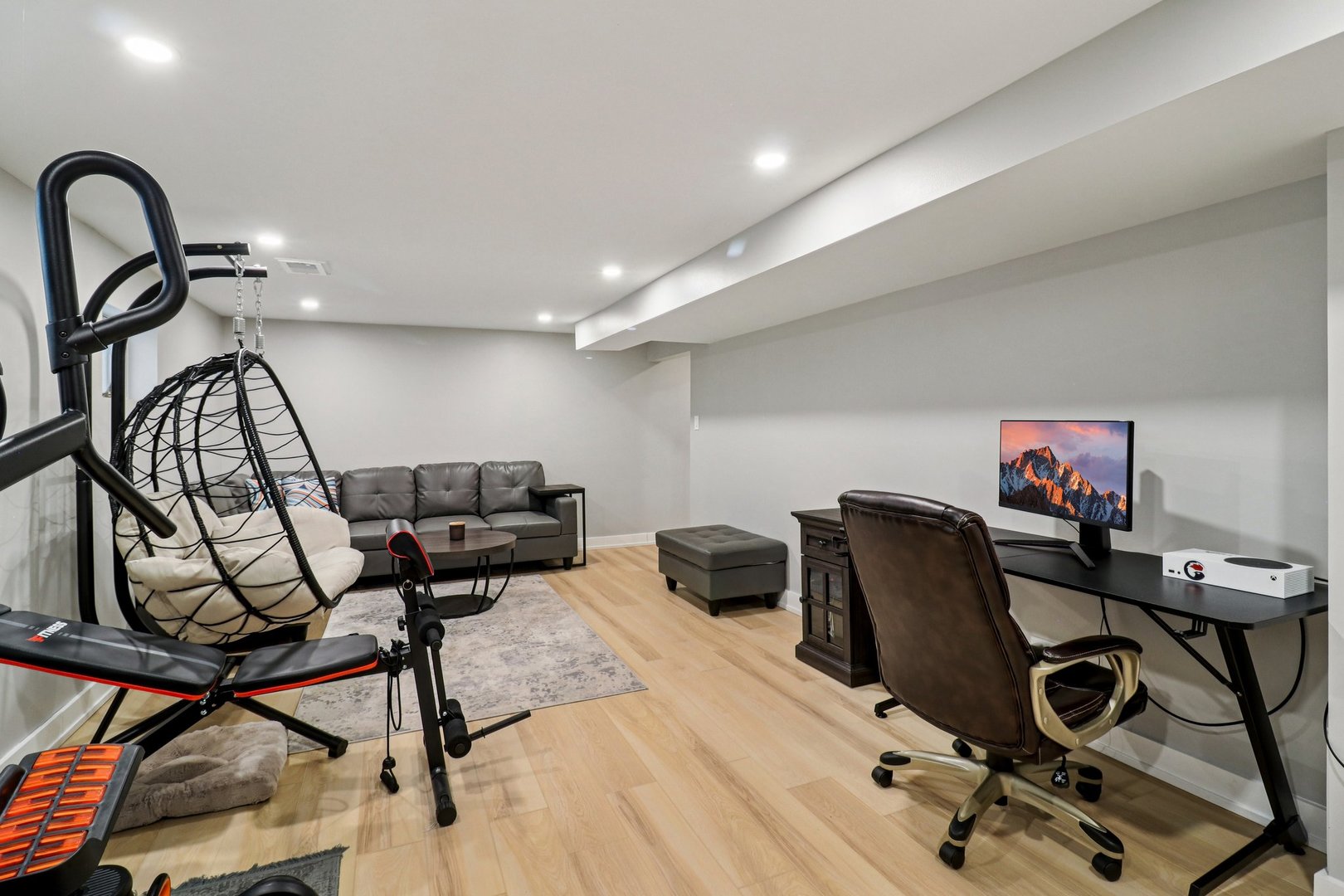 9262 N Woodland Drive, Niles, IL 60714