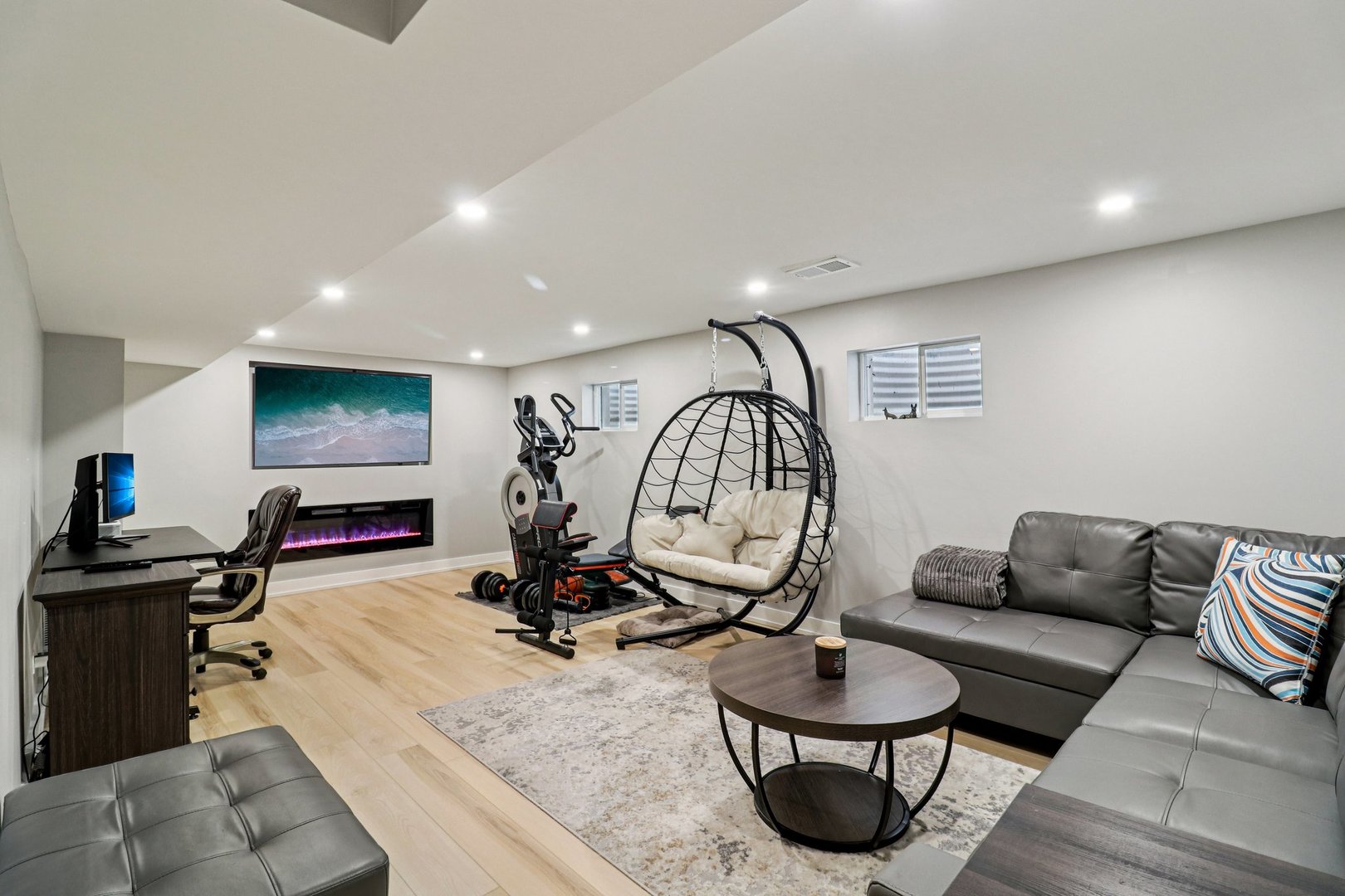 9262 N Woodland Drive, Niles, IL 60714