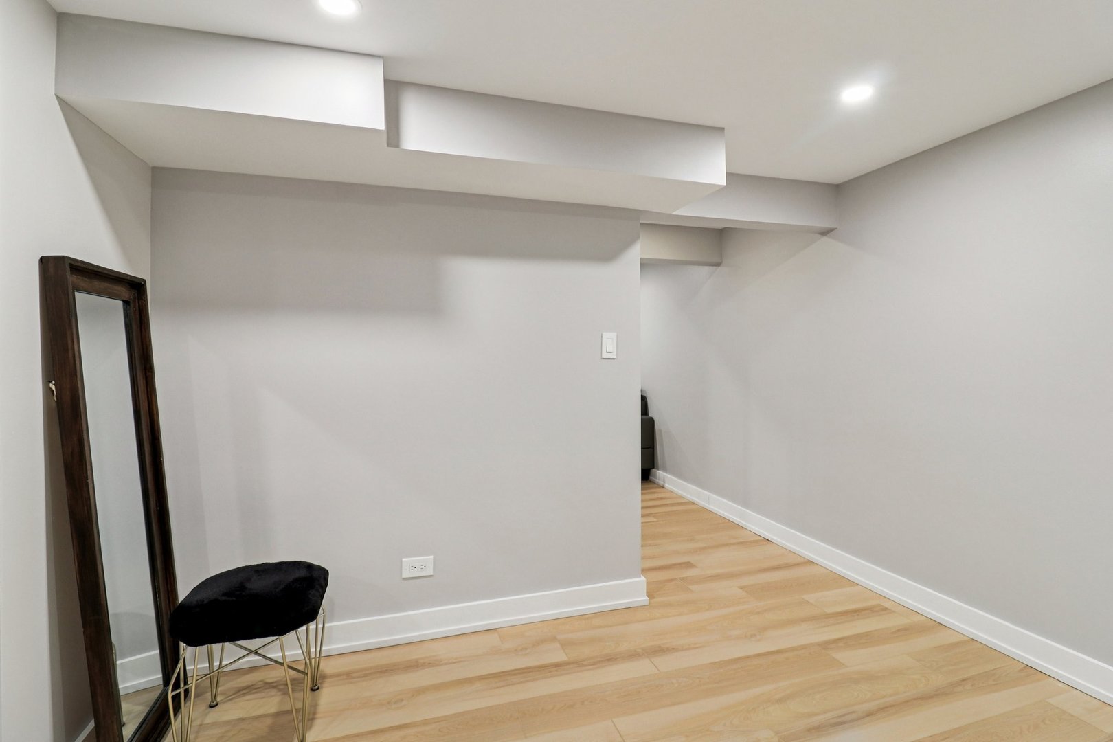 9262 N Woodland Drive, Niles, IL 60714