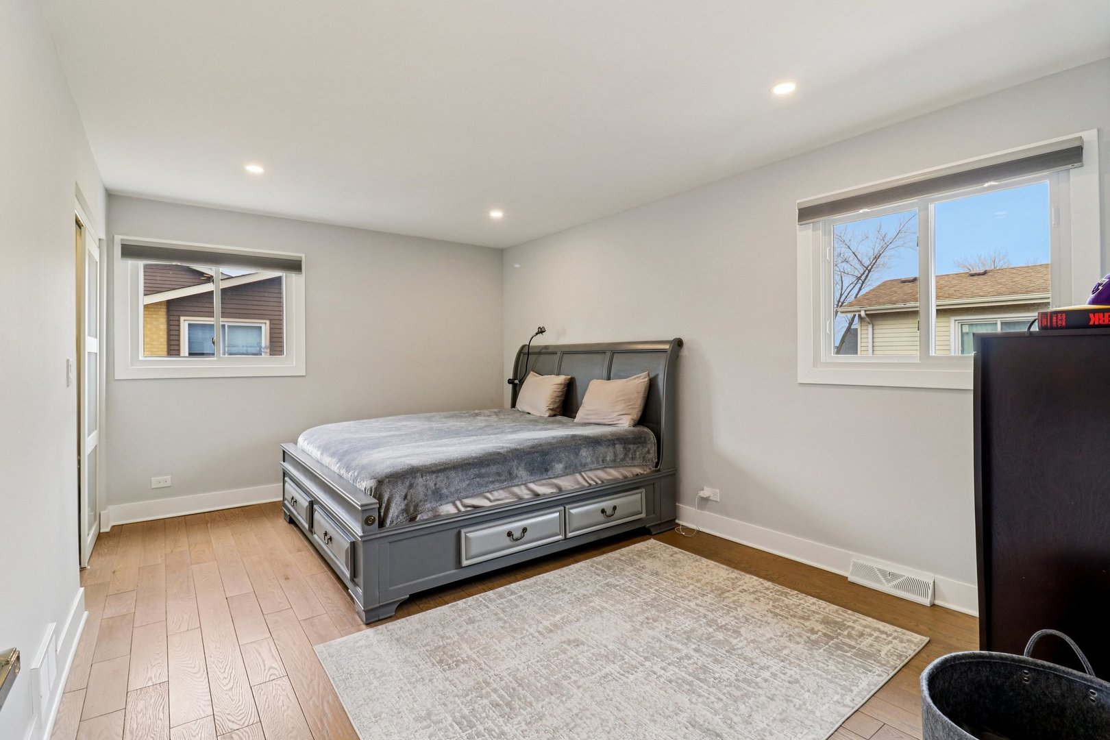 9262 N Woodland Drive, Niles, IL 60714