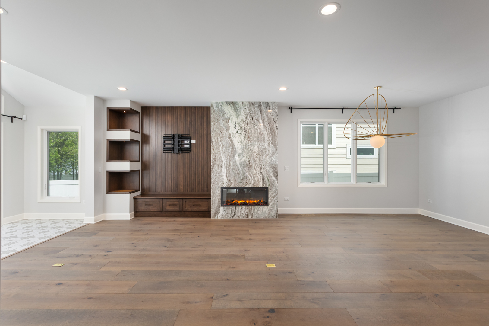 1321 N Webster Street, Naperville, IL 60563