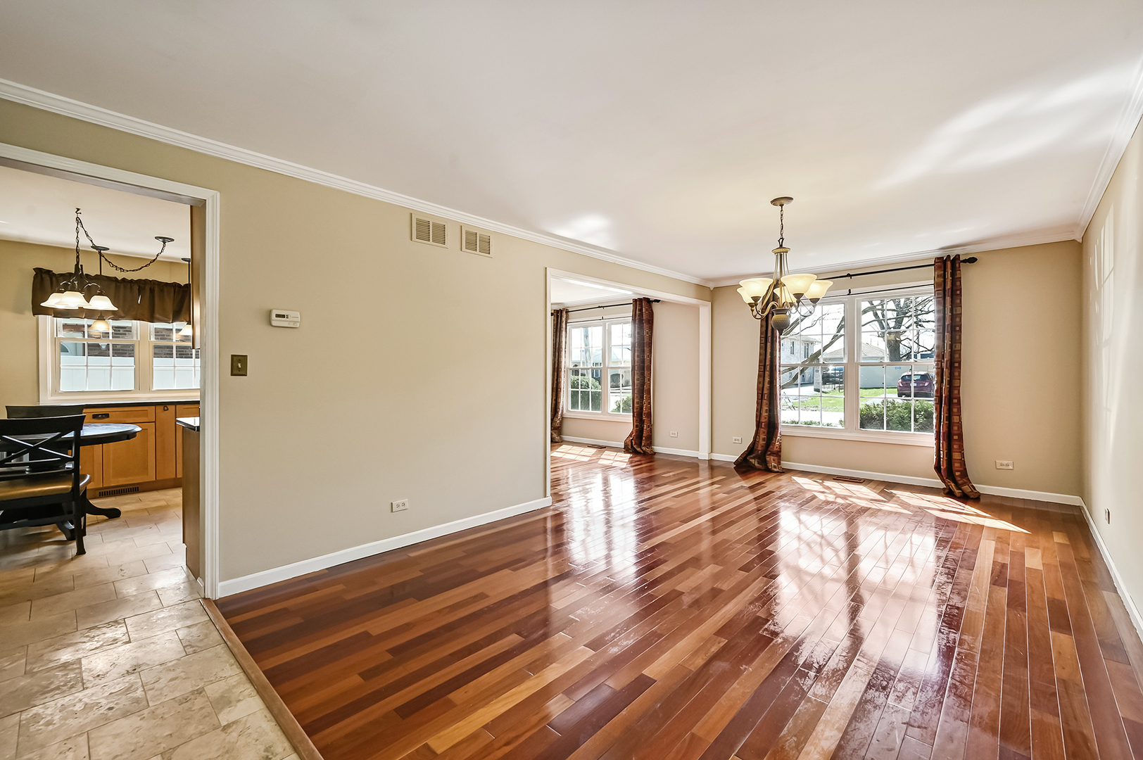 6928 W Crandall Avenue, Worth, IL 60482