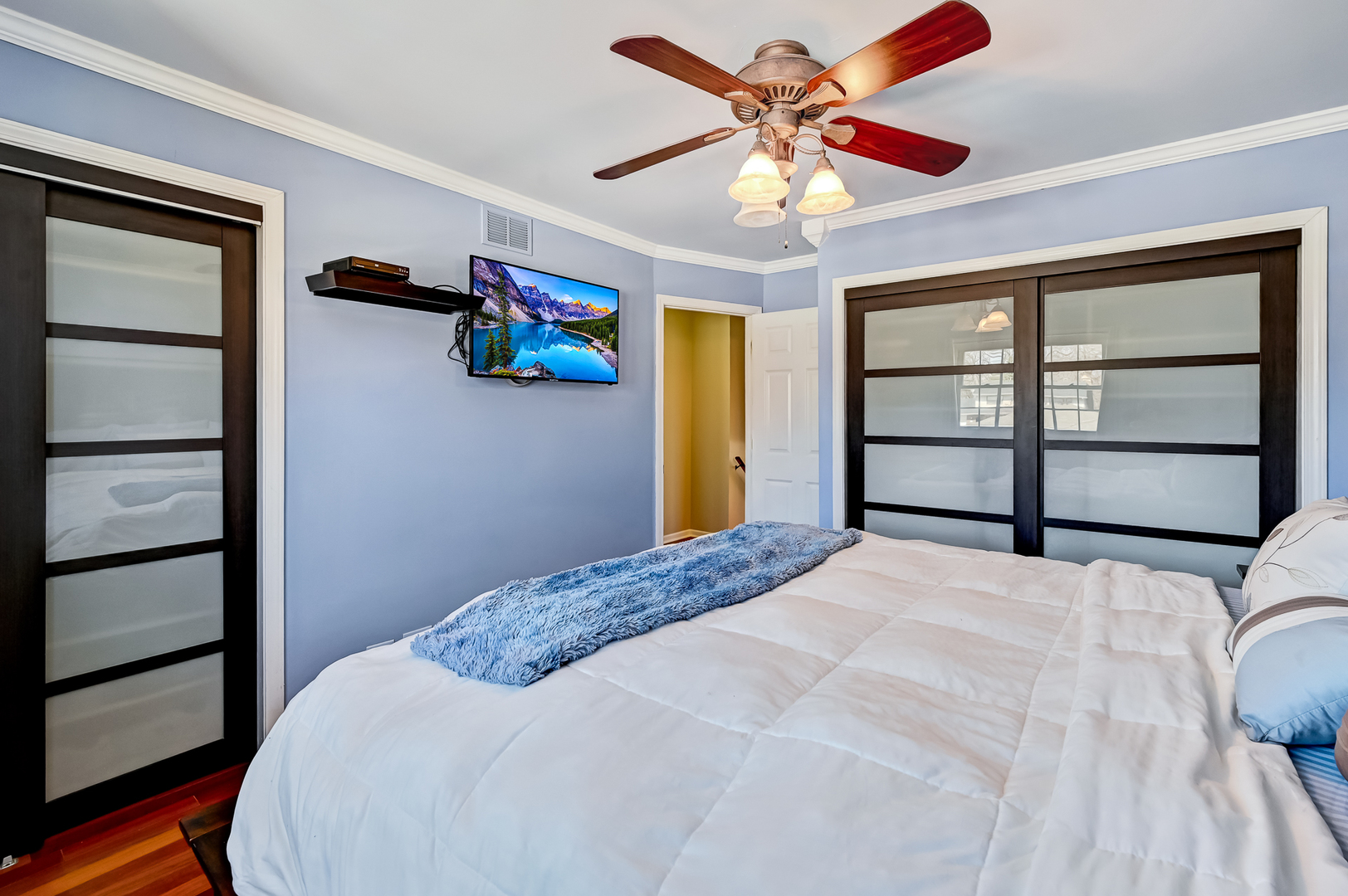 6928 W Crandall Avenue, Worth, IL 60482