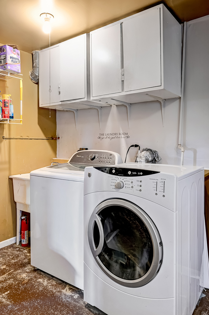 6928 W Crandall Avenue, Worth, IL 60482