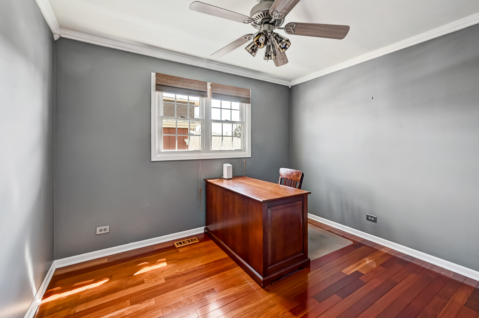 6928 W Crandall Avenue, Worth, IL 60482