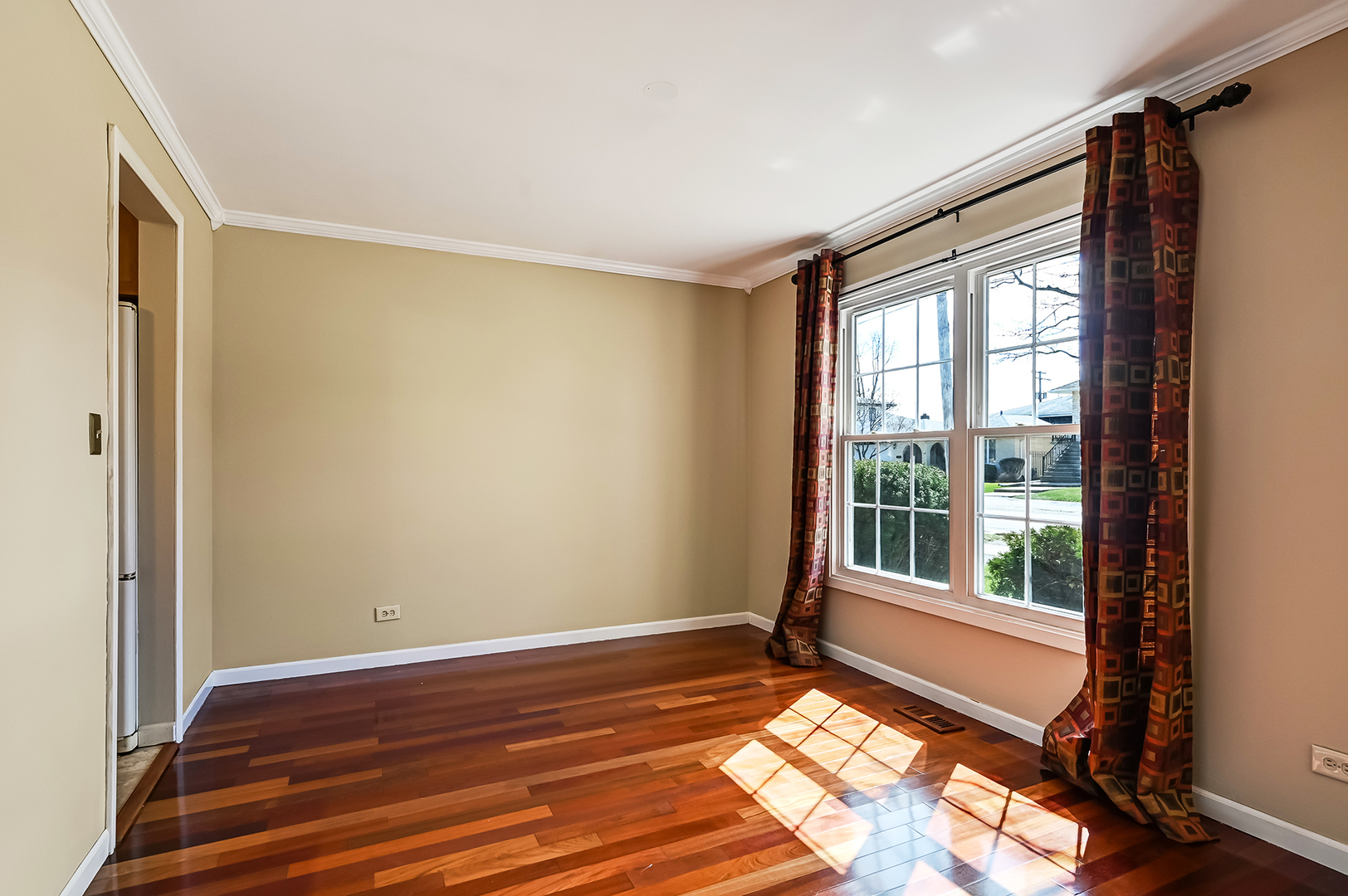 6928 W Crandall Avenue, Worth, IL 60482