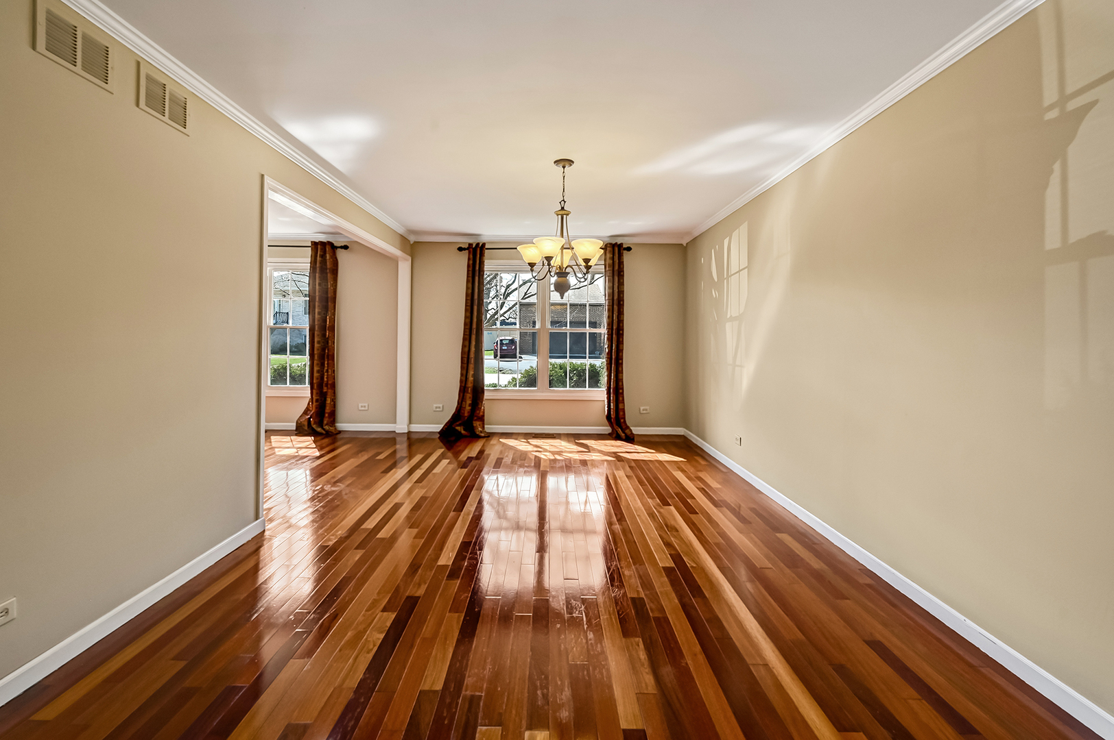 6928 W Crandall Avenue, Worth, IL 60482