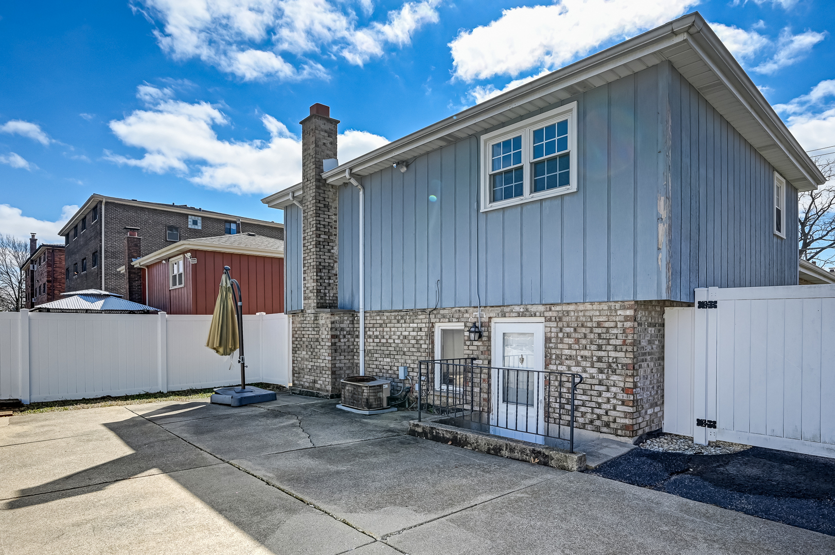 6928 W Crandall Avenue, Worth, IL 60482