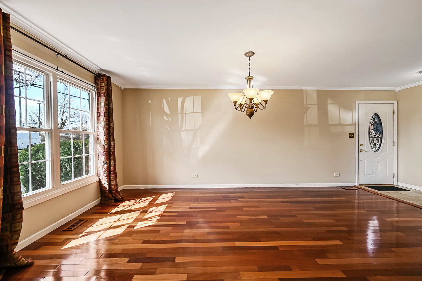 6928 W Crandall Avenue, Worth, IL 60482