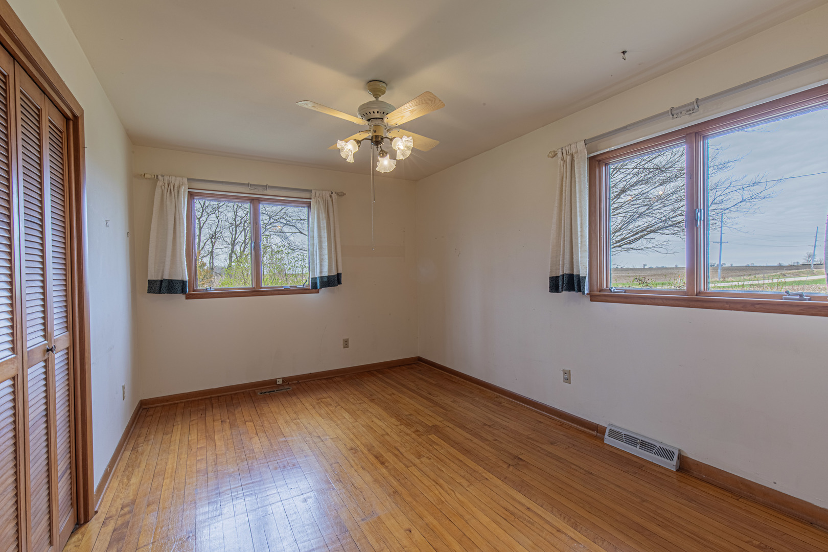 19332 1950 East Street, Princeton, IL 61356