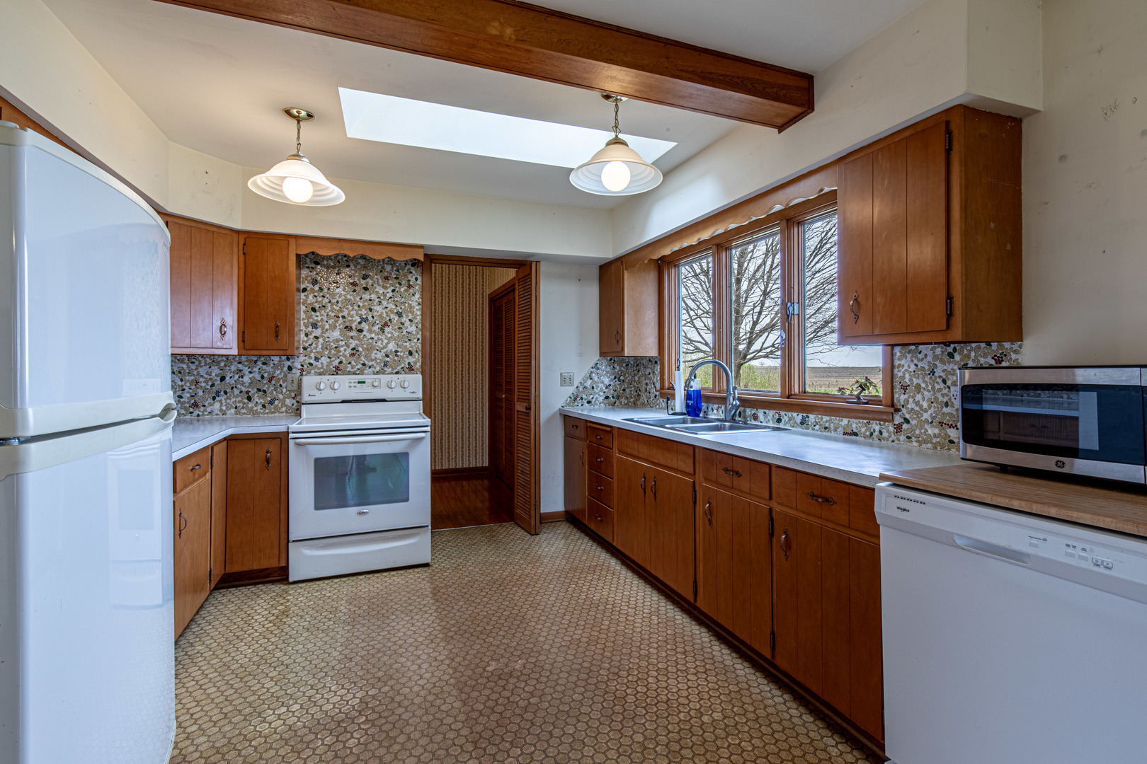 19332 1950 East Street, Princeton, IL 61356