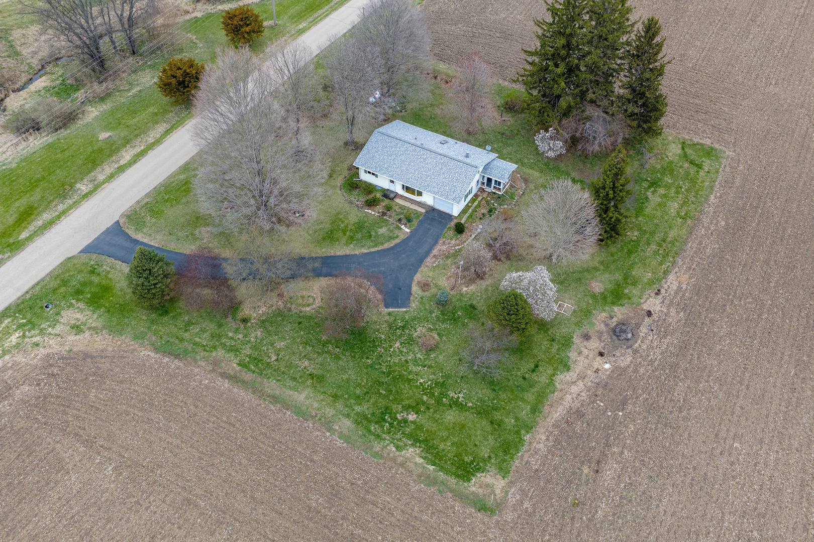 19332 1950 East Street, Princeton, IL 61356