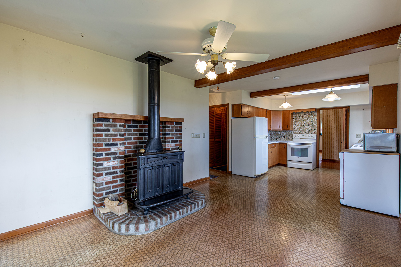 19332 1950 East Street, Princeton, IL 61356