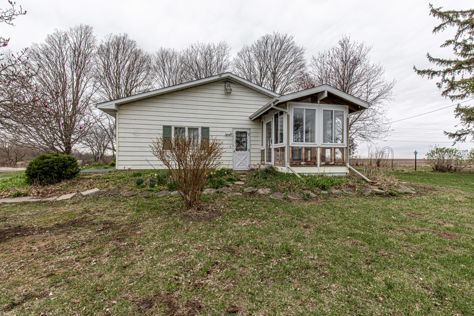 19332 1950 East Street, Princeton, IL 61356