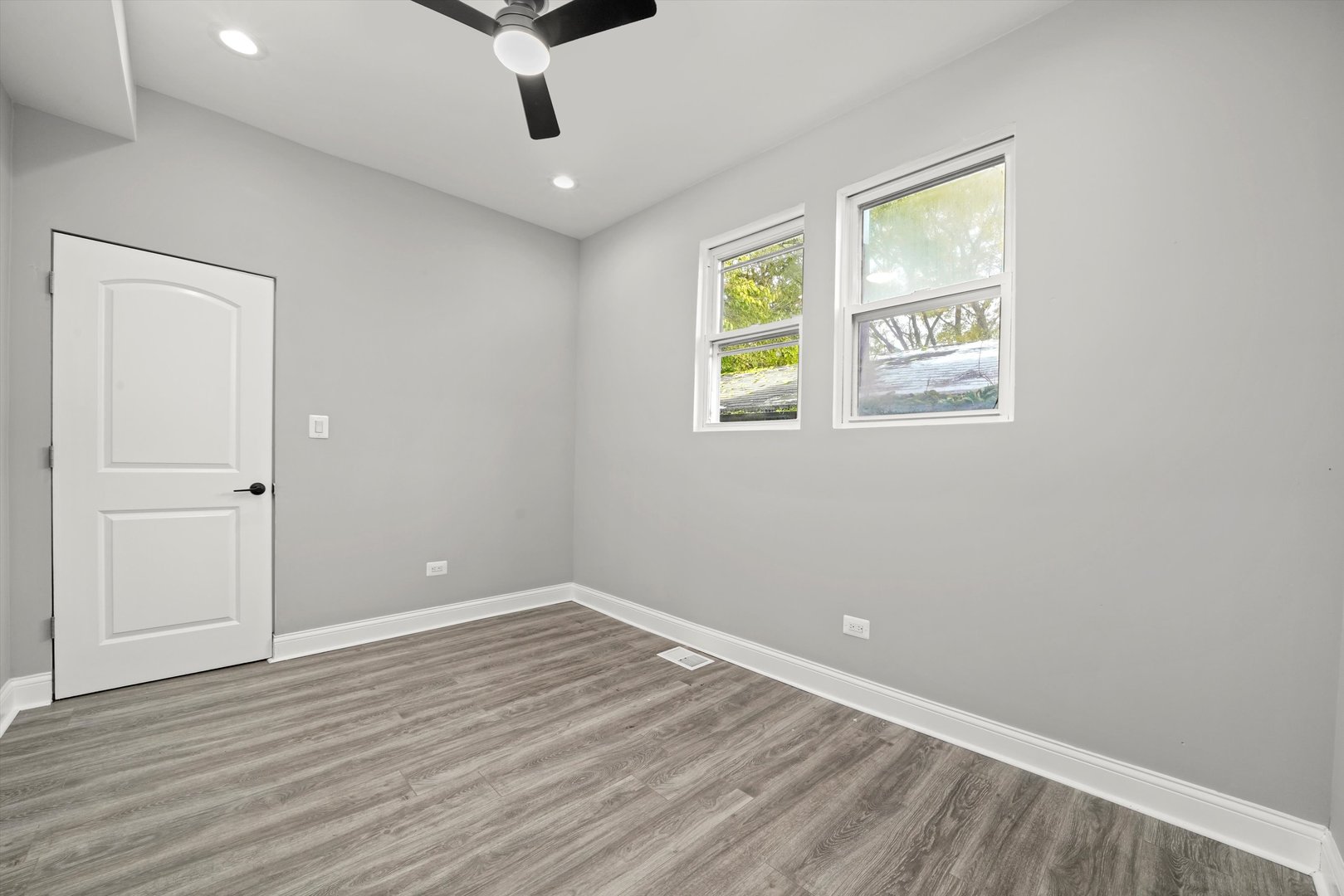 7918 S Anthony Avenue, Chicago, IL 60619