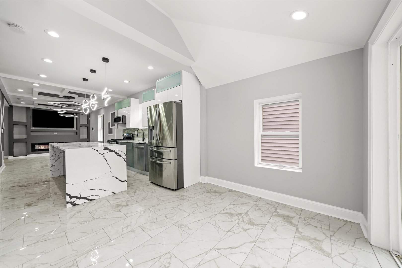 7918 S Anthony Avenue, Chicago, IL 60619