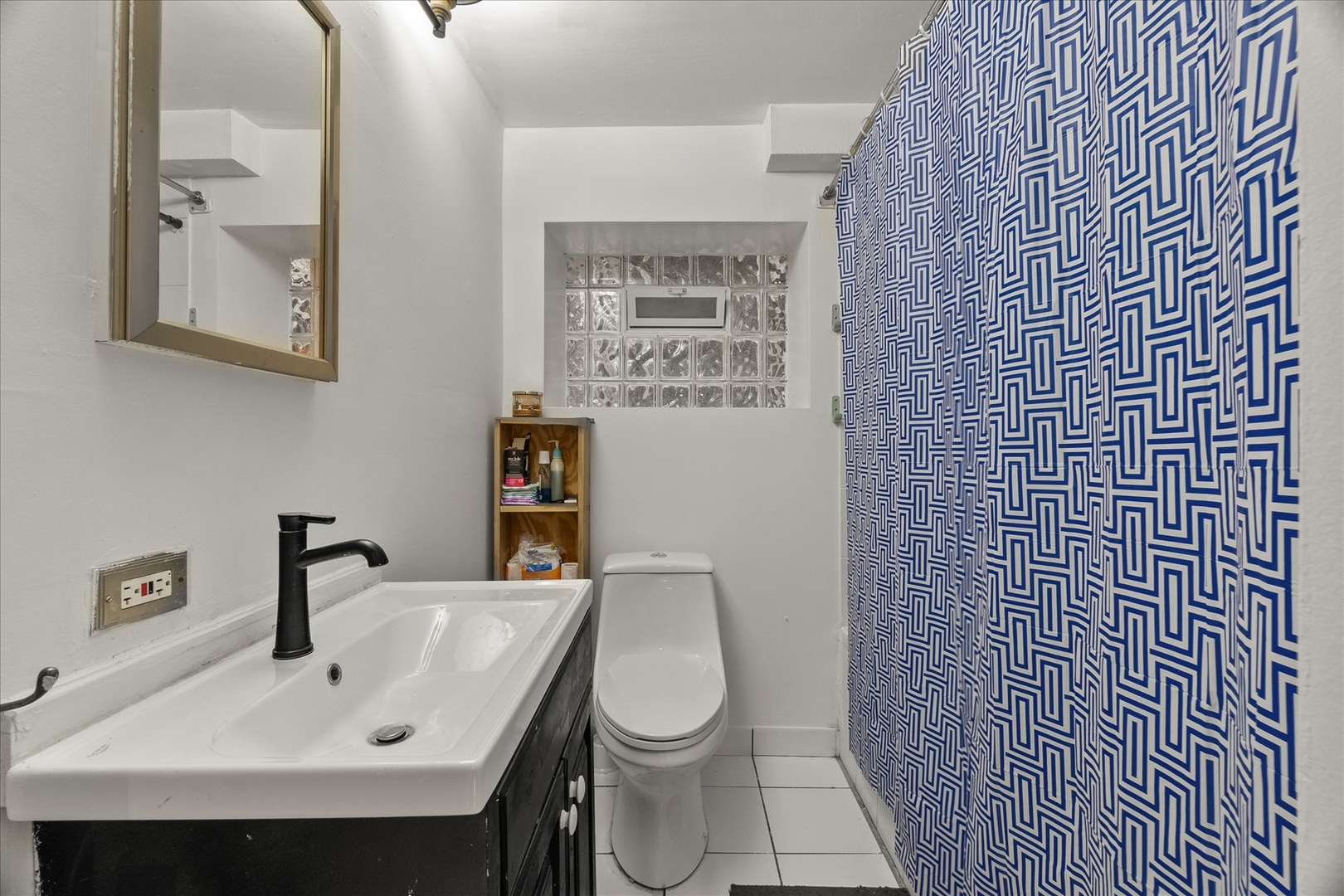 7431 N Hoyne Avenue #G, Chicago, IL 60645