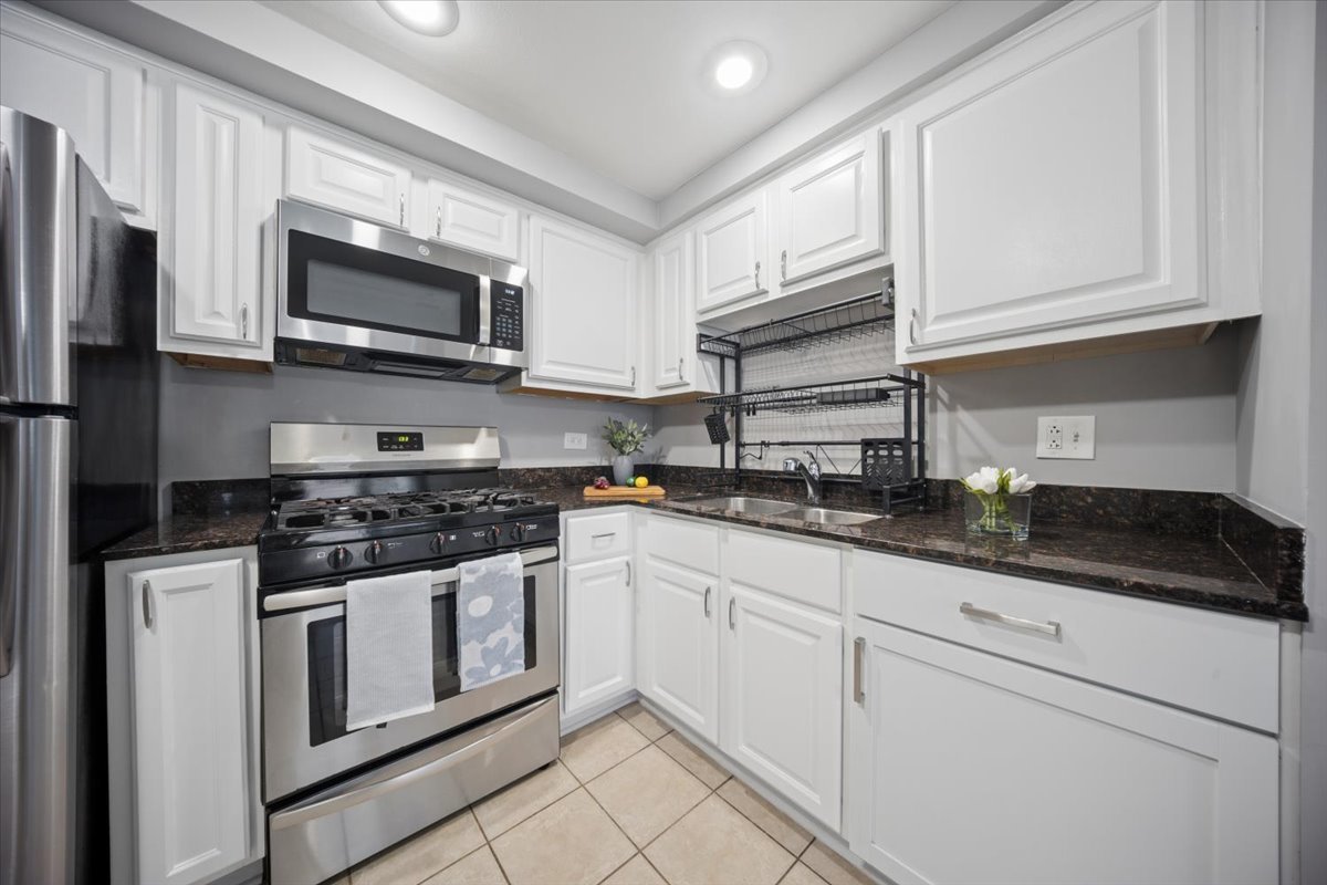 10105 Hartford Court #GB, Schiller Park, IL 60176