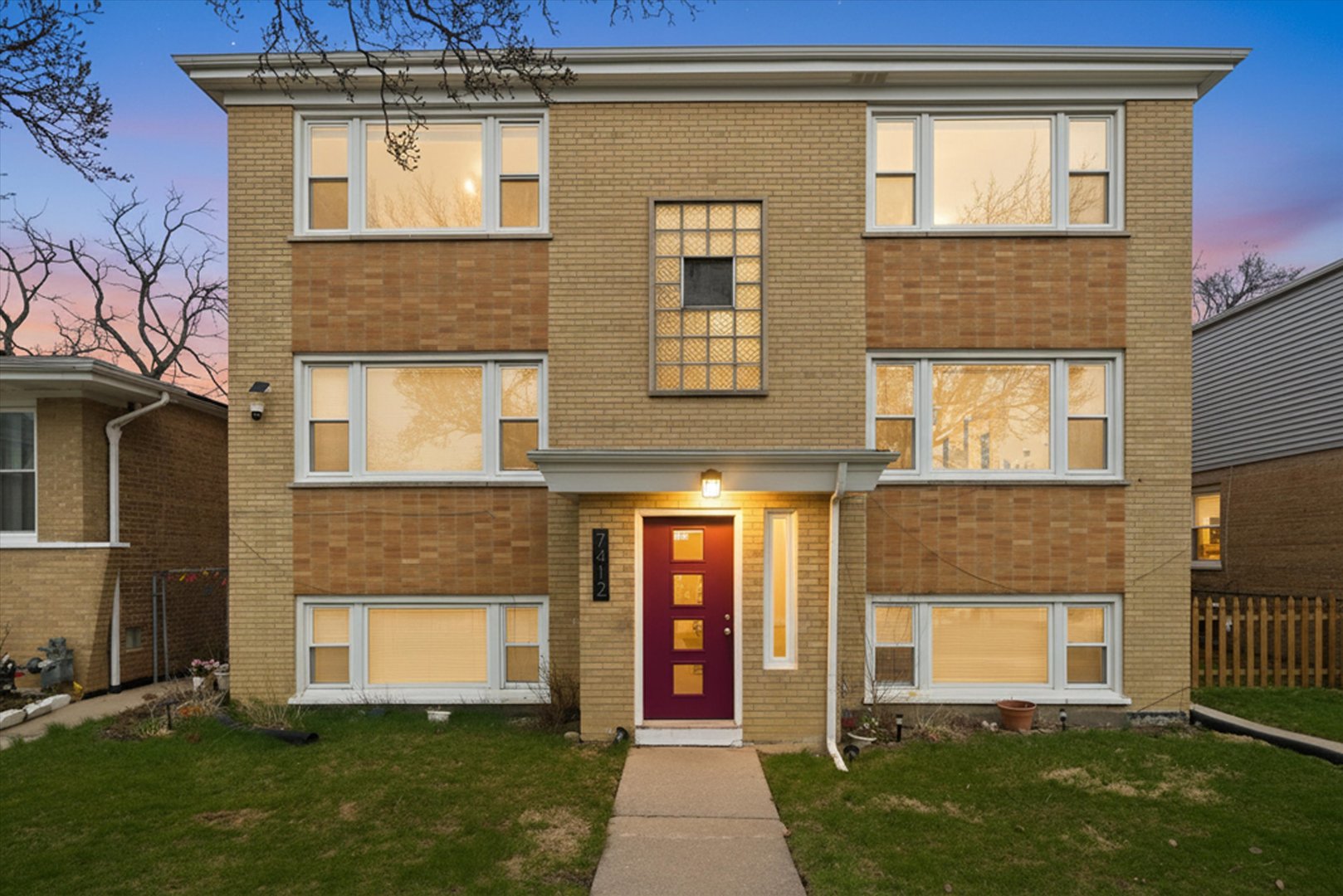 7412 W 63rd Place, Summit, IL 60501