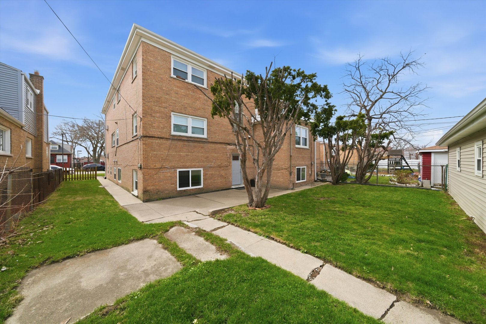 7412 W 63rd Place, Summit, IL 60501