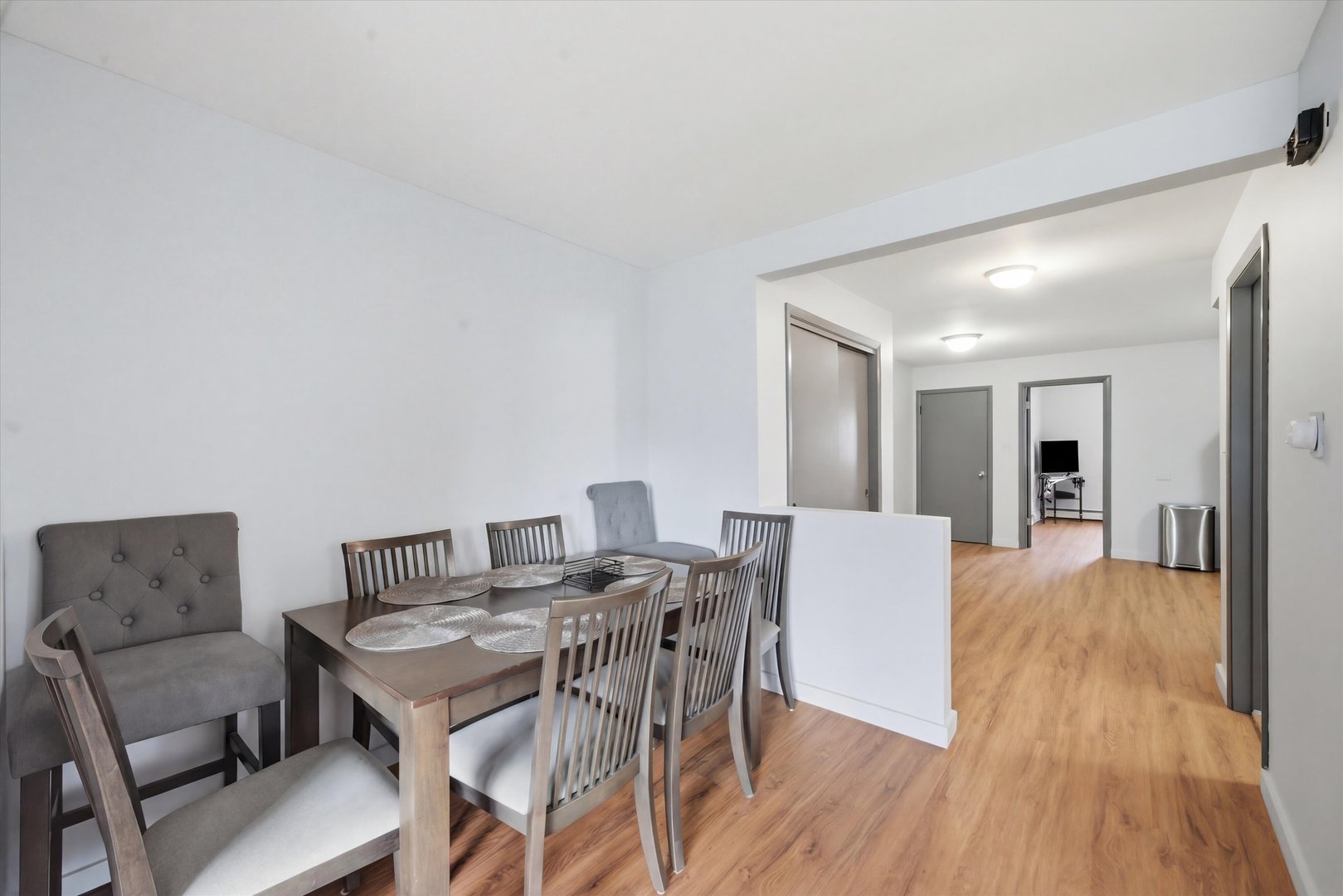 7412 W 63rd Place, Summit, IL 60501