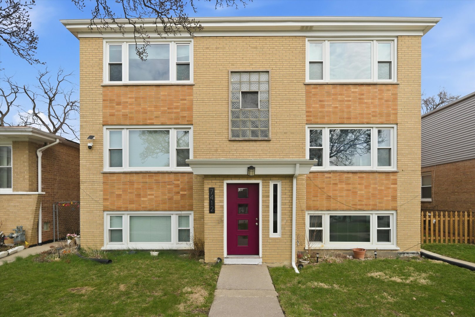 7412 W 63rd Place, Summit, IL 60501