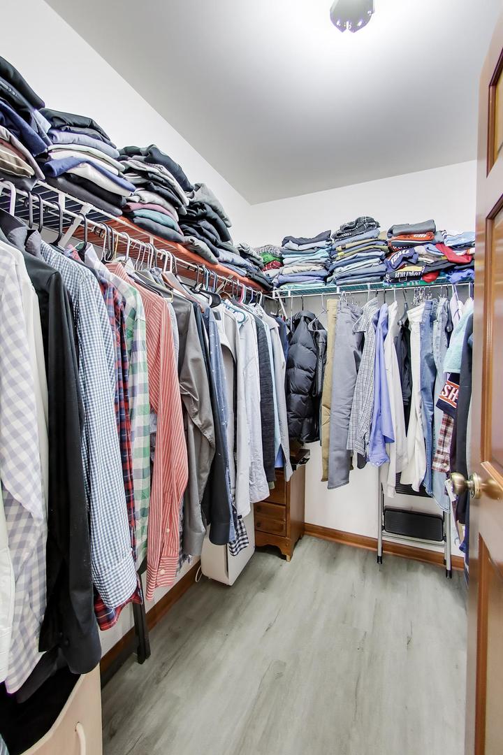 1075 Longford Road, Bartlett, IL 60103